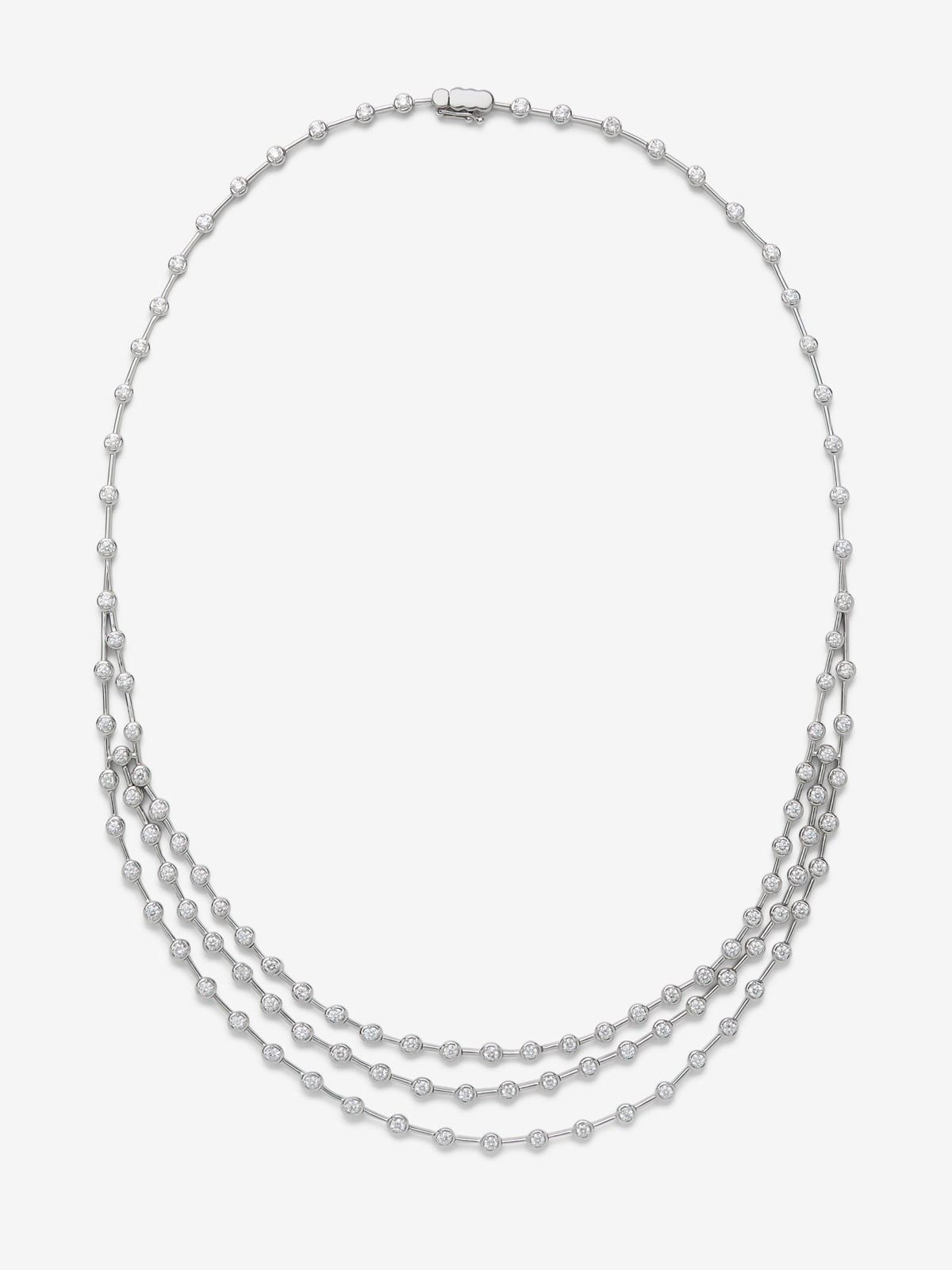 Colgante rivière triple de oro blanco de 18K con 114 diamantes en talla brillante con un total de 3,92 cts