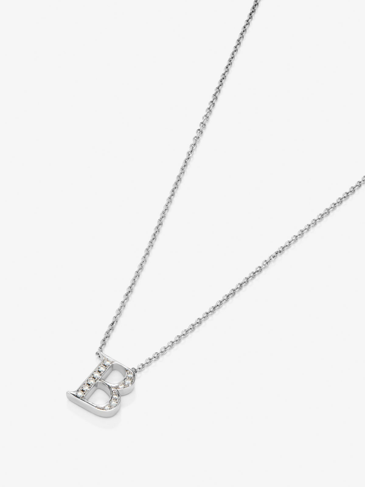Colgante cadena con inicial de oro blanco de 18K y diamantes