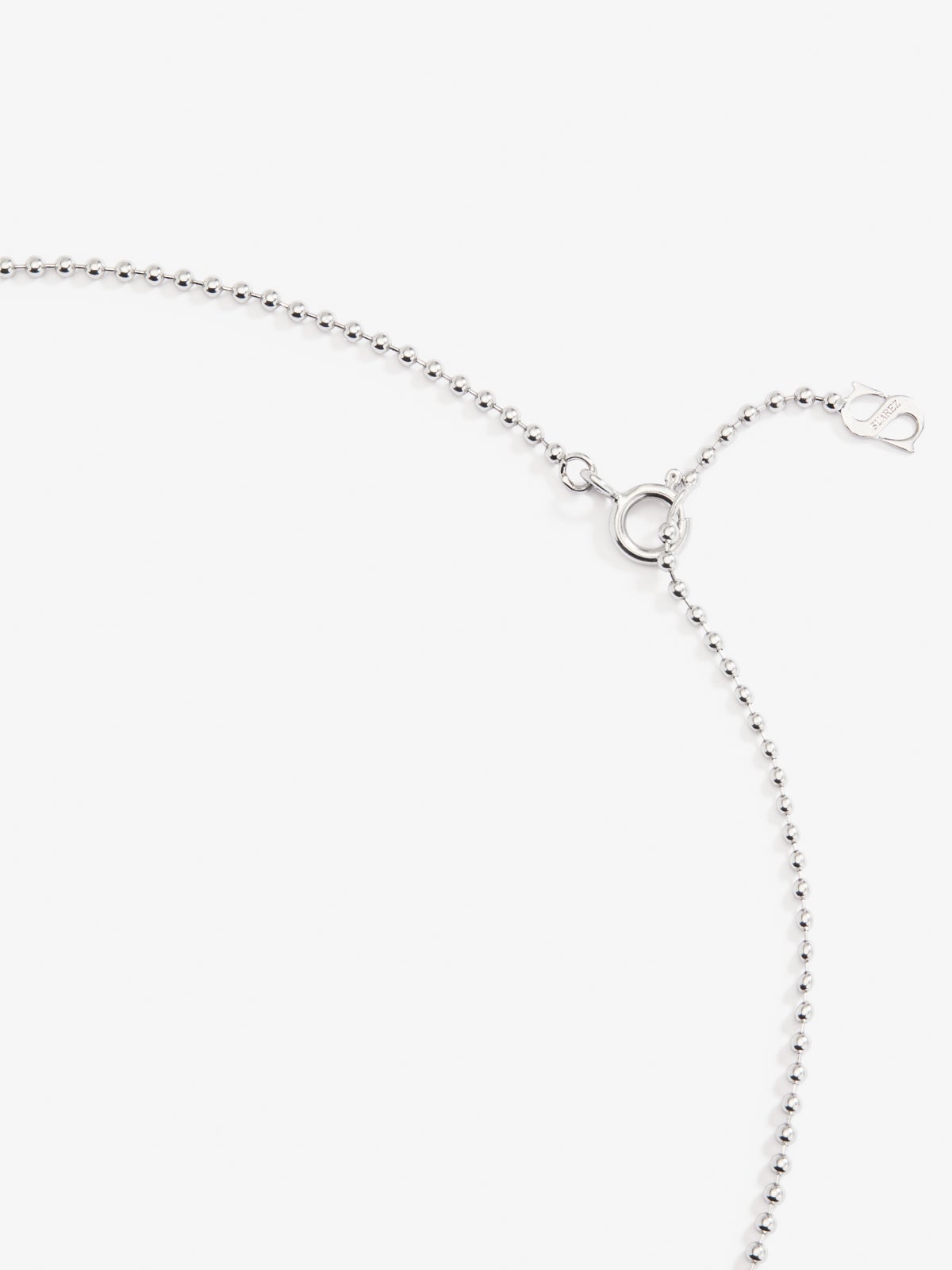 Colgante de oro blanco de 18K con 3 diamantes en talla brillante con un total de 0,18 cts