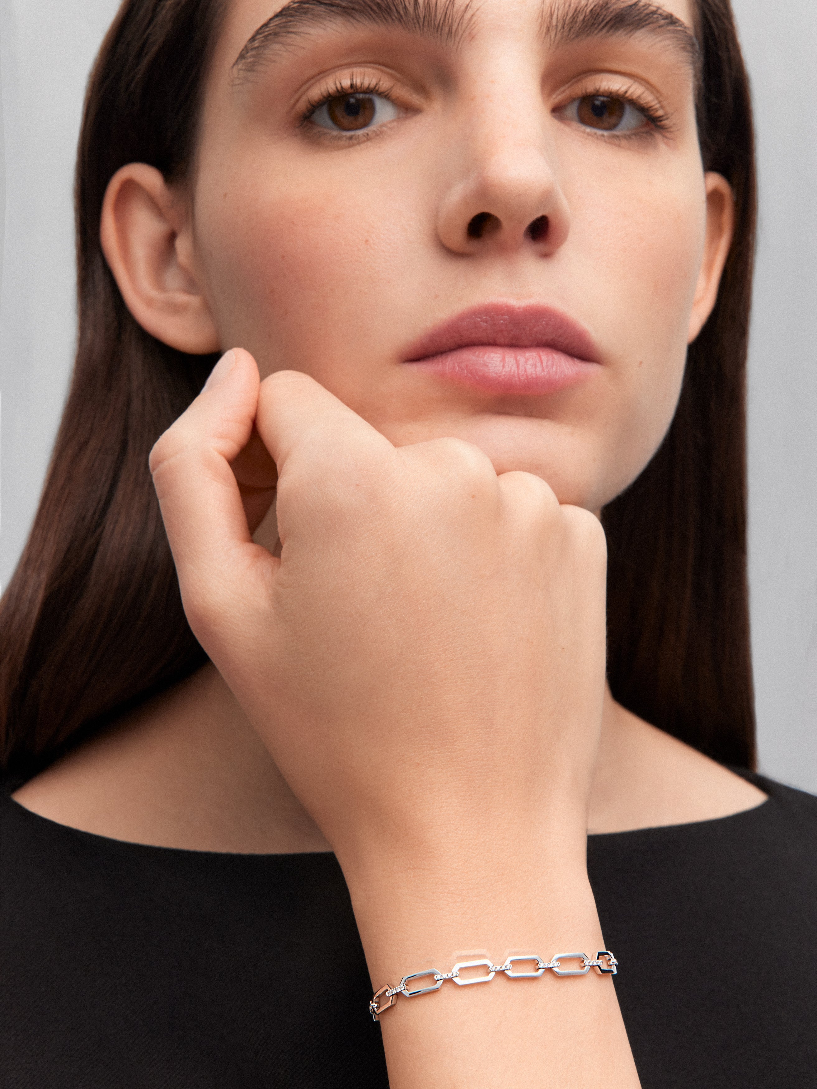 Pulsera de oro blanco de 18K con diamantes blancos en talla brillante de 0,3 cts