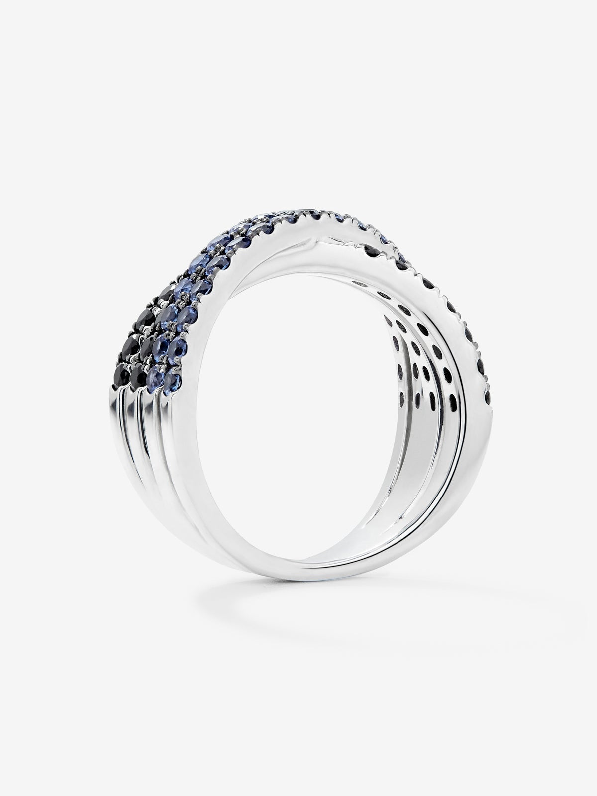 Anillo cruzado de doble brazo de plata 925 con 36 zafiros azules en talla brillante con un total de 1,26 cts y 22 espinelas negras con un total de 0,63 cts