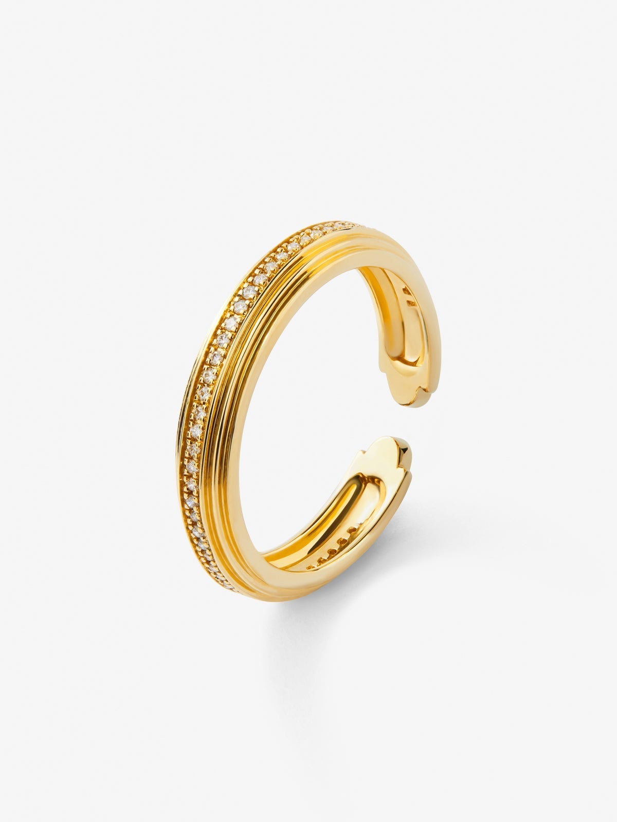 Anillo de oro amarillo de 18K con 50 diamantes en talla brillante con un total de 0,15 cts