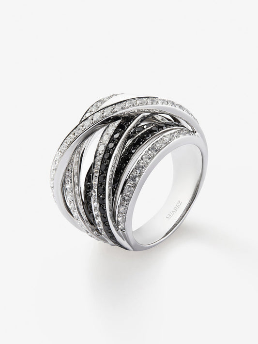 Anillo multibrazo de oro blanco de 18K con 111 diamantes blancos en talla brillante con un total de 2,67 cts y 74 diamantes negros en talla brillante con un total de 1,15 cts