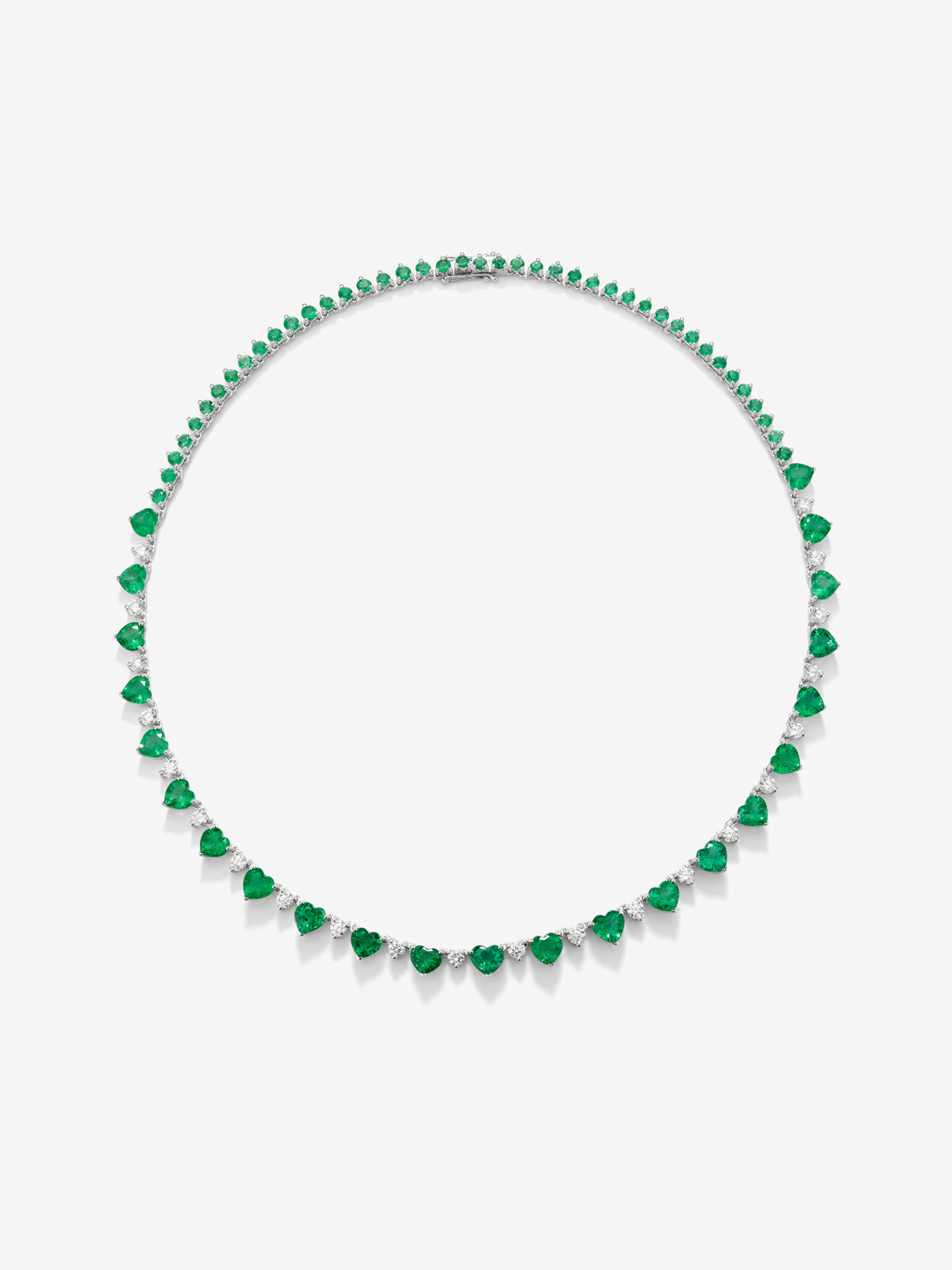 Collar de oro blanco de 18K con esmeraldas verdes en talla corazón y brillante de 19,21 cts y diamantes blancos en talla brillante de 2,71 cts