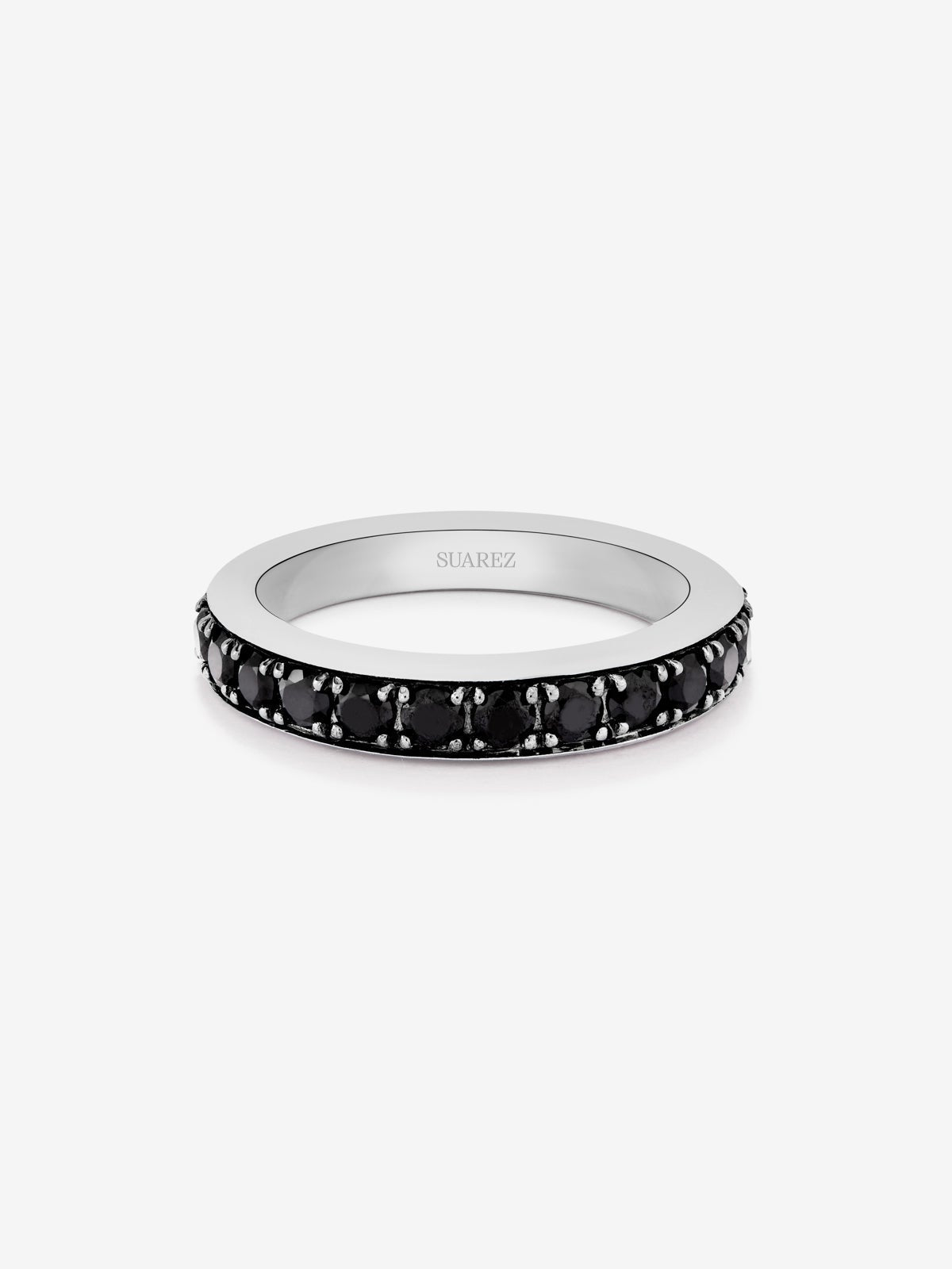 Anillo de plata 925 con 15 espinelas negras en talla brillante con un total de 1,58 cts