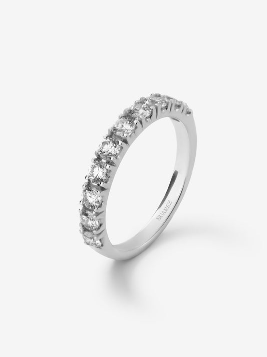 Media alianza de oro blanco de 18K en talla brillante