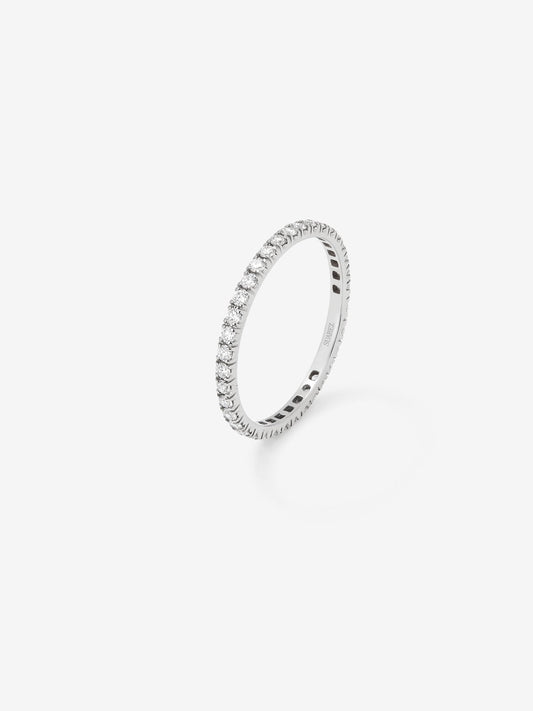 Anillo solitario de oro blanco de 18K con diamantes en talla brillante de 0,73 cts