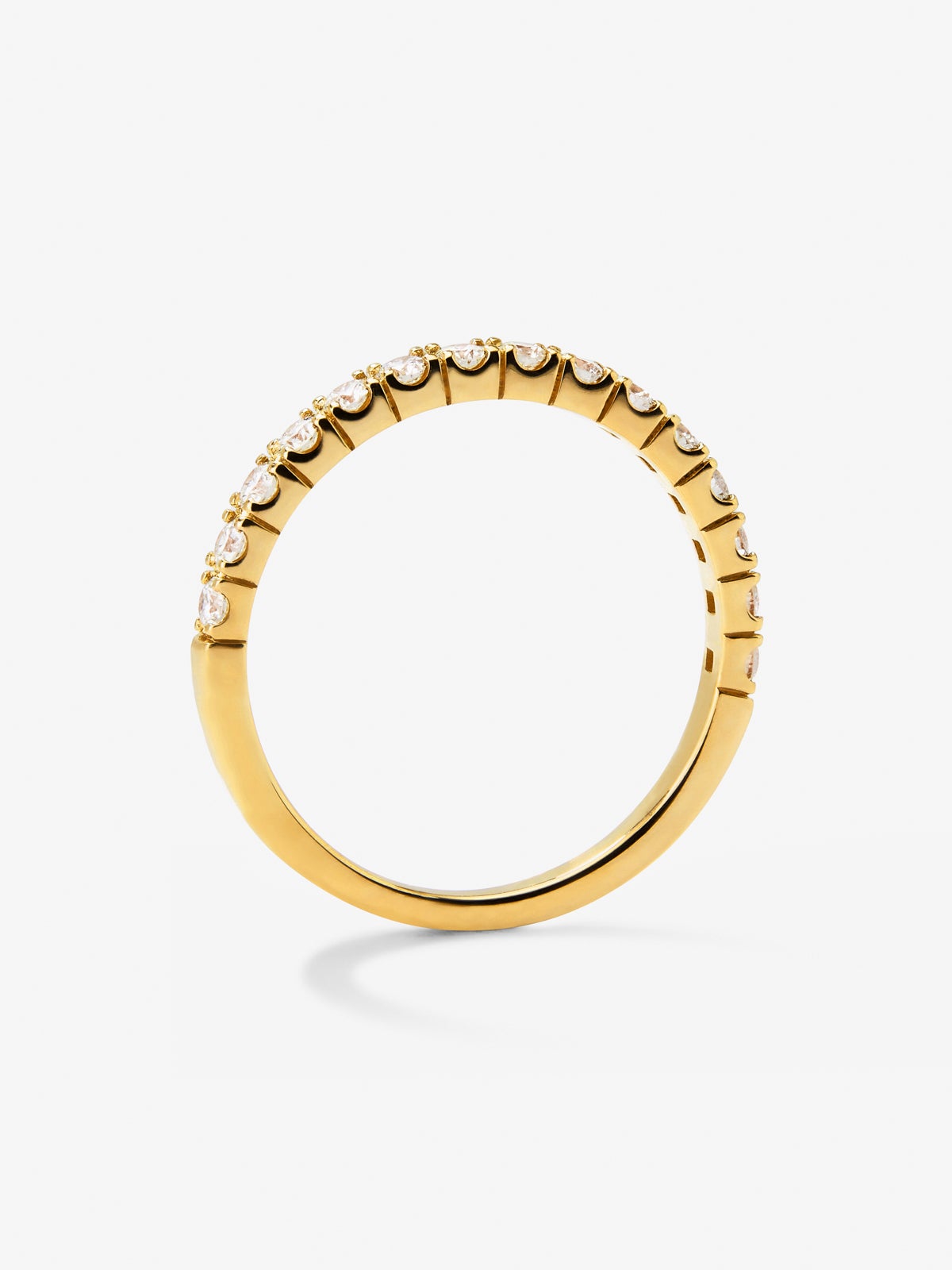 Anillo de oro amarillo de 18K con 15 diamantes en talla brillante con un total de 0,3 cts