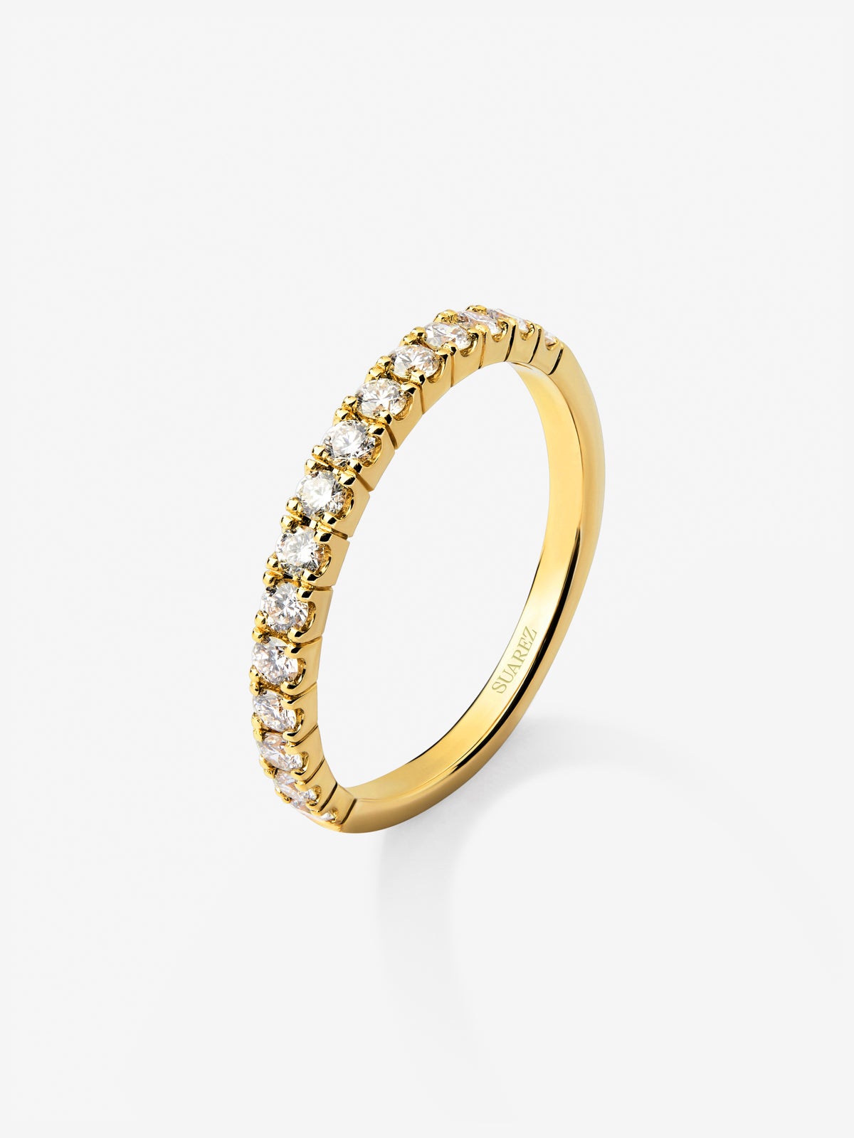 Anillo de oro amarillo de 18K con 15 diamantes en talla brillante con un total de 0,3 cts