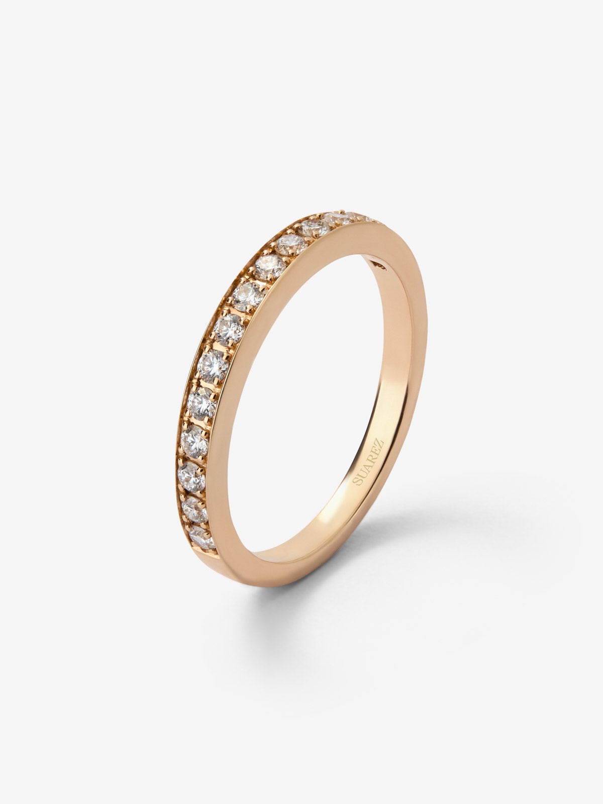 Media alianza de oro rosa de 18K con 16 diamantes en talla brillante con un total de 0,3 cts