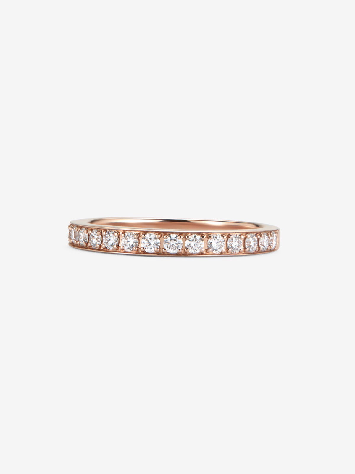 Media alianza de oro rosa de 18K con 16 diamantes en talla brillante con un total de 0,3 cts