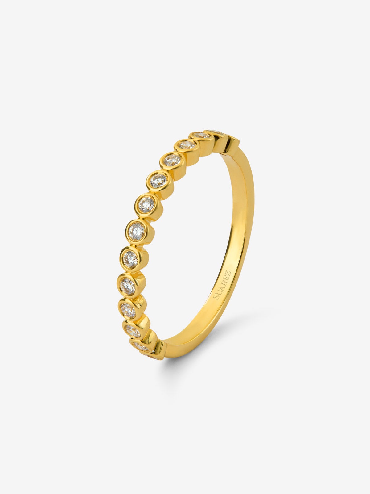 Alianza de oro amarillo de 18K con 14 diamantes blanco en talla brillante con un total de 0,19 cts