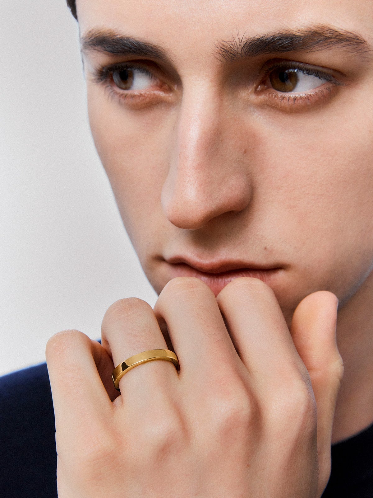 Alianza de oro amarillo de 18K