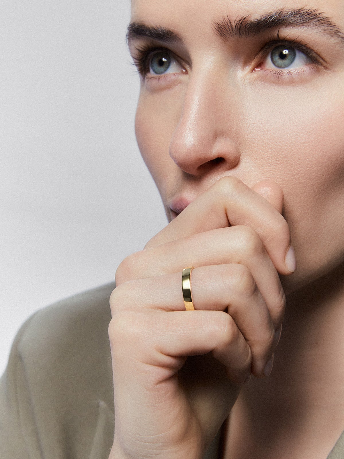 Alianza de boda de oro amarillo de 18K