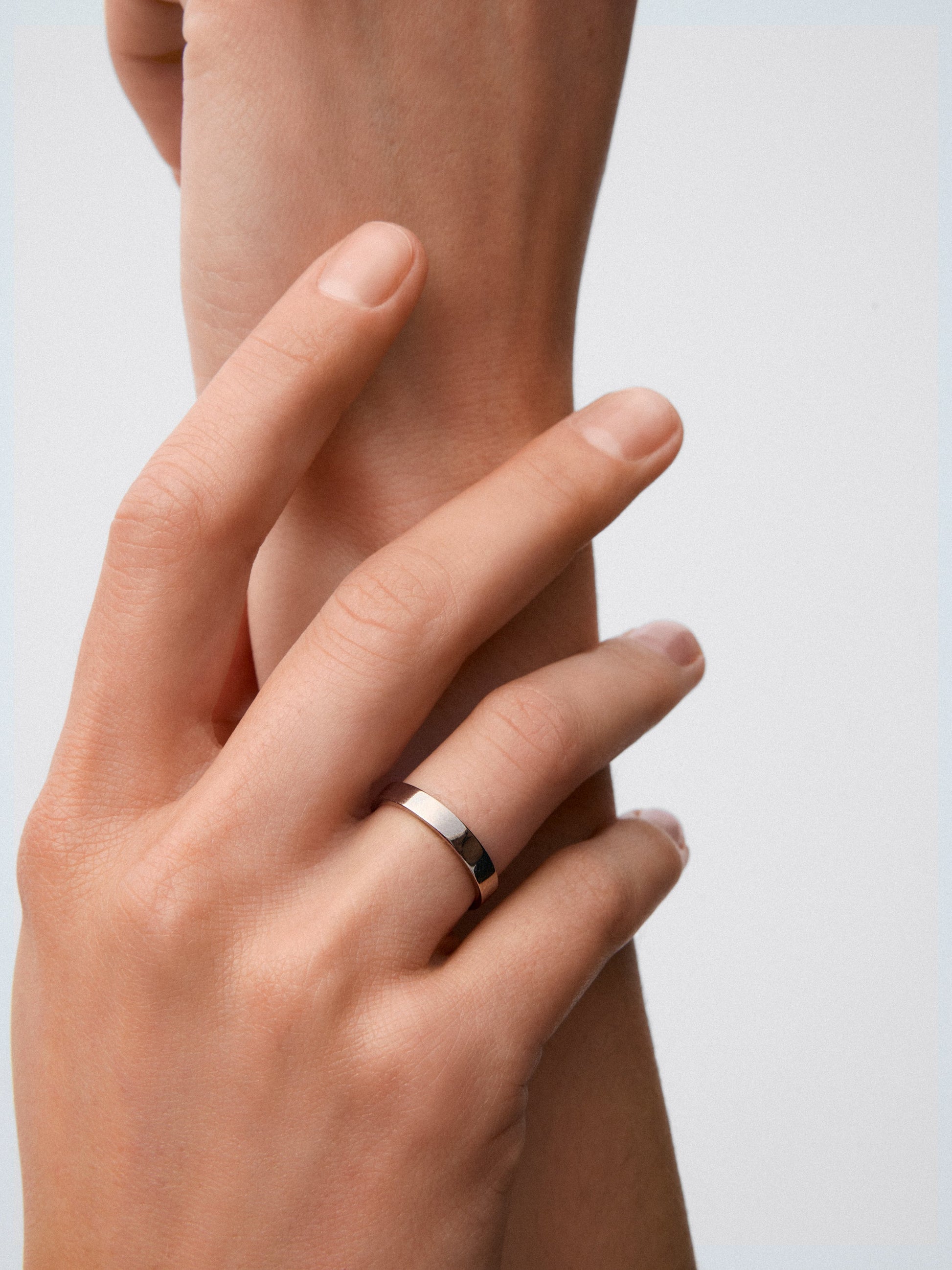 Alianza de boda de oro blanco de 18K