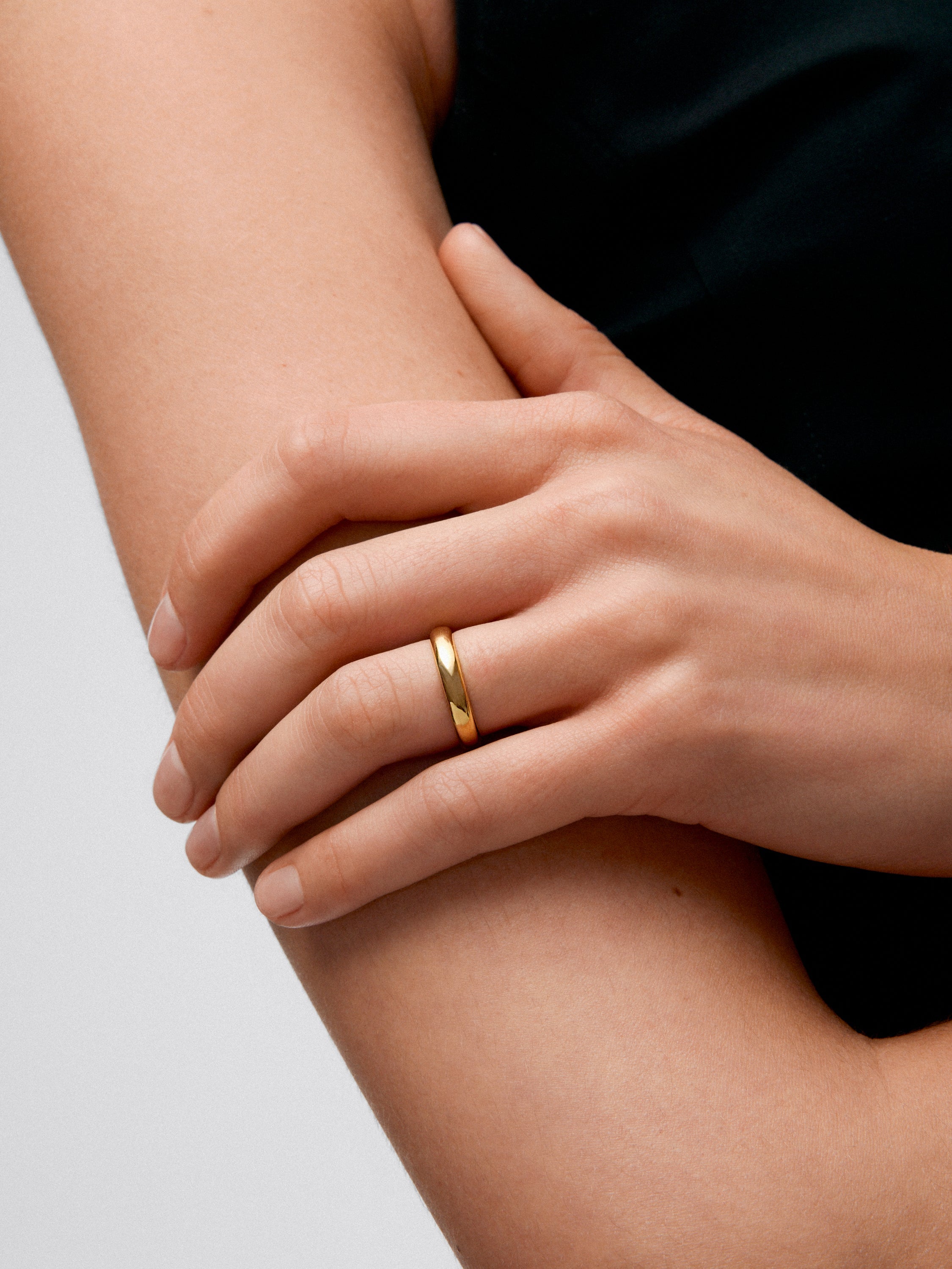 Alianza de boda de oro amarillo de 18K