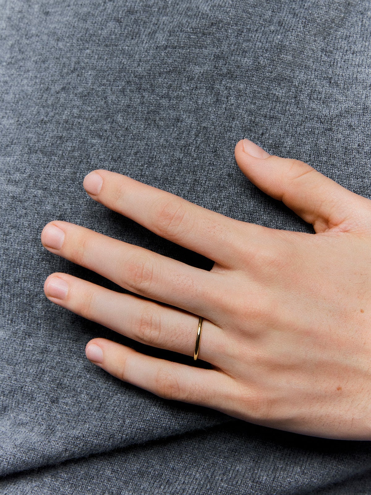 Alianza de boda de oro amarillo de 18K