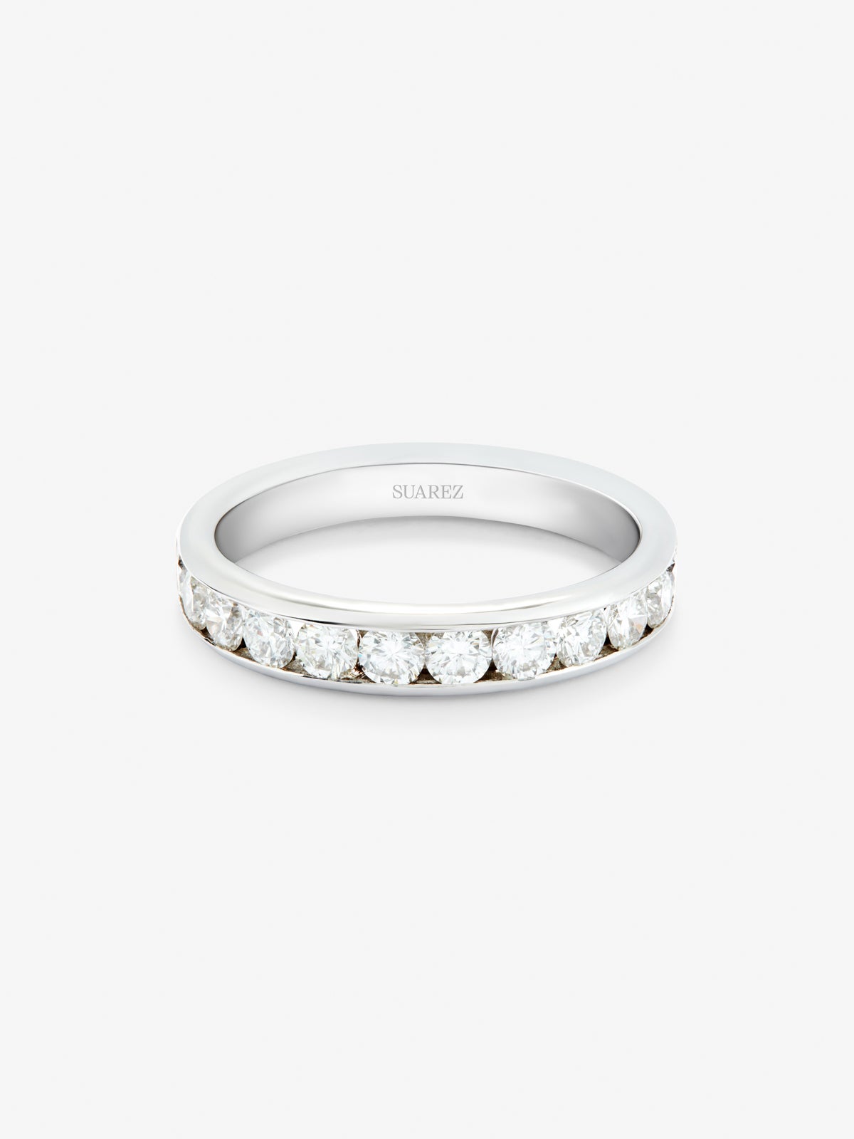 Alianza entera de oro blanco de 18K con 10 diamantes en talla brillante con un total de 1 cts