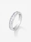 Media alianza de oro blanco de 18K con 25 diamantes en talla baguette con un total de 0,63 cts