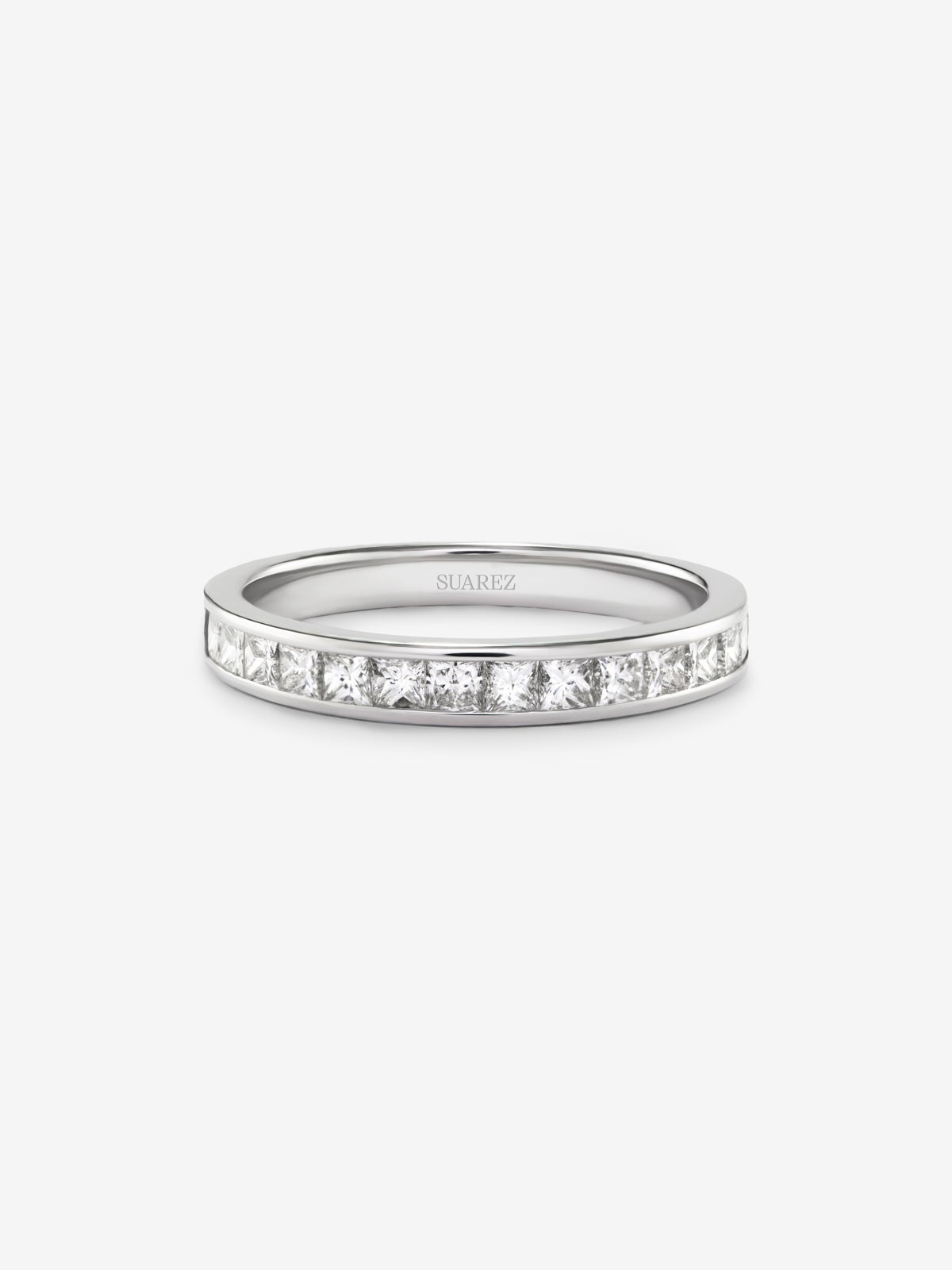 Anillo alianza media de compromiso de oro blanco de 18K con diamantes en talla princesa en carril 0,70ct