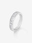 Media alianza de oro blanco de 18K con 11 diamantes en talla princesa con un total de 1,28 cts