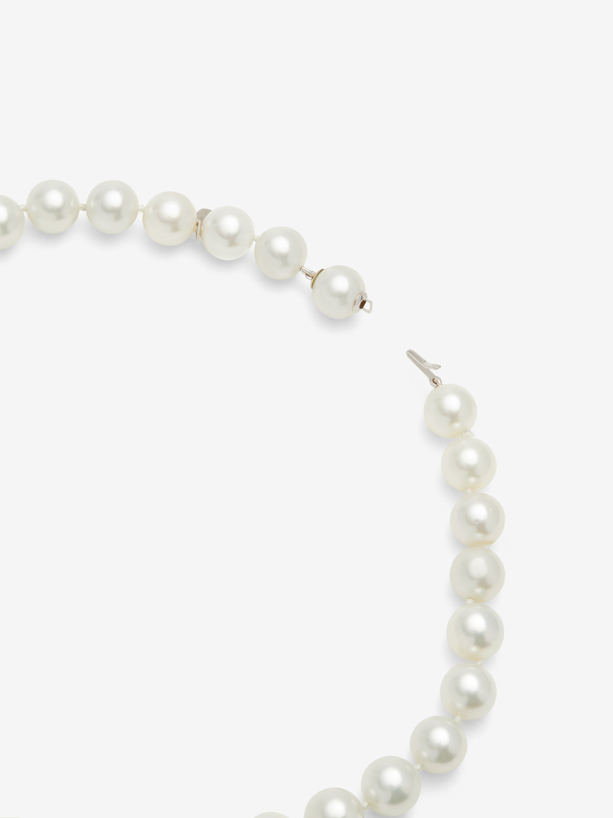 Collar de perlas australianas esféricas con cierre de oro blanco de 18K