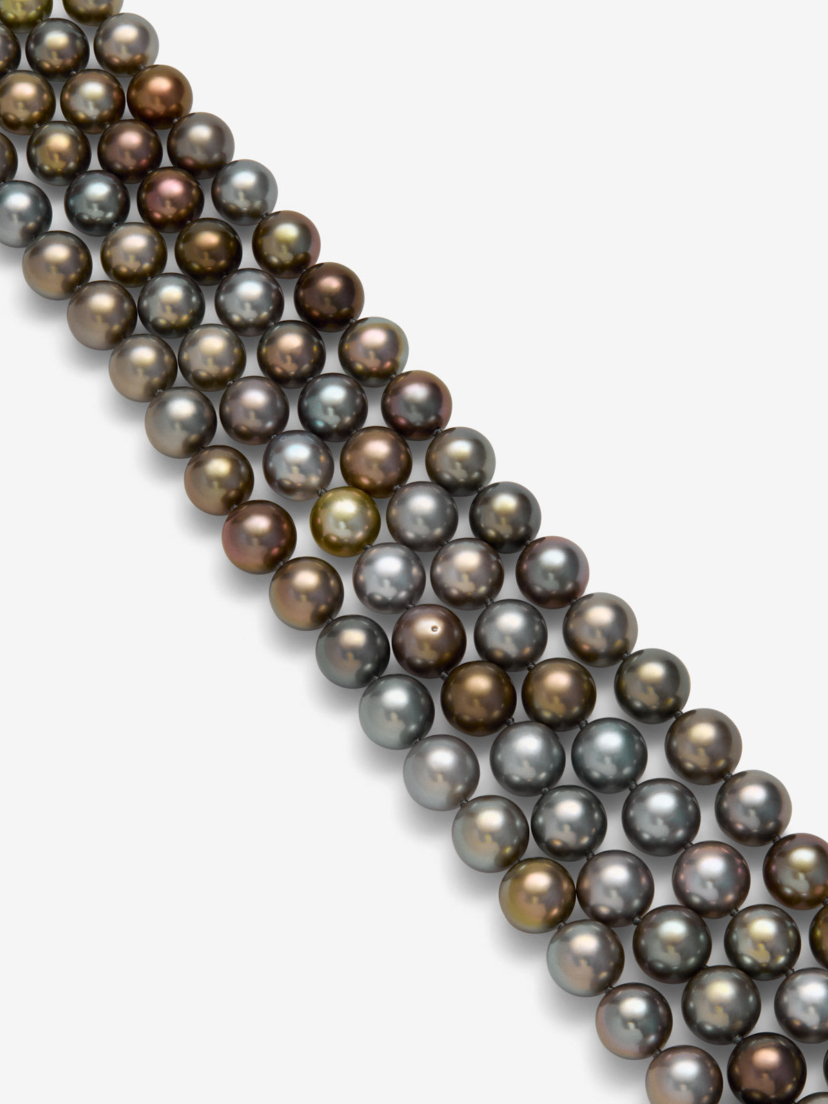 Collar cuádruple de perlas tahitianas con cierre de oro blanco de 18K