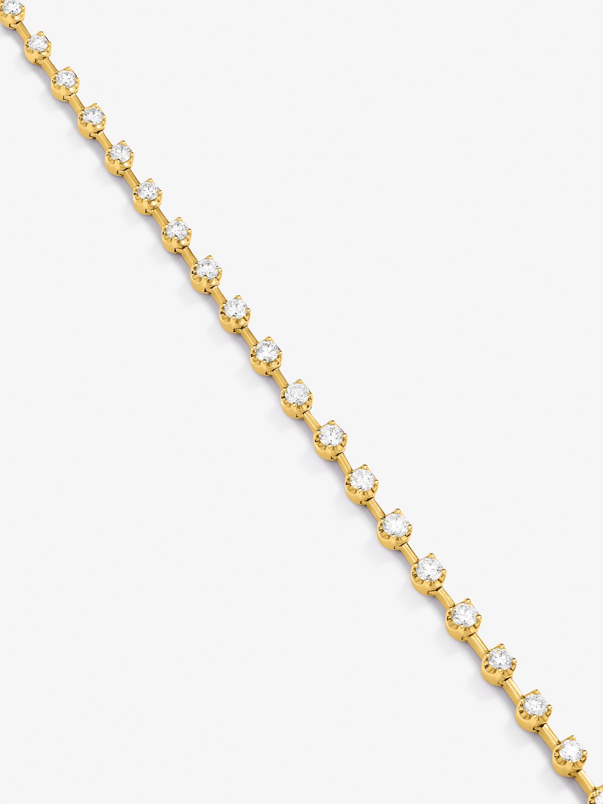 Collar de oro amarillo de 18K con 39 diamantes en talla brillante con un total de 2 cts