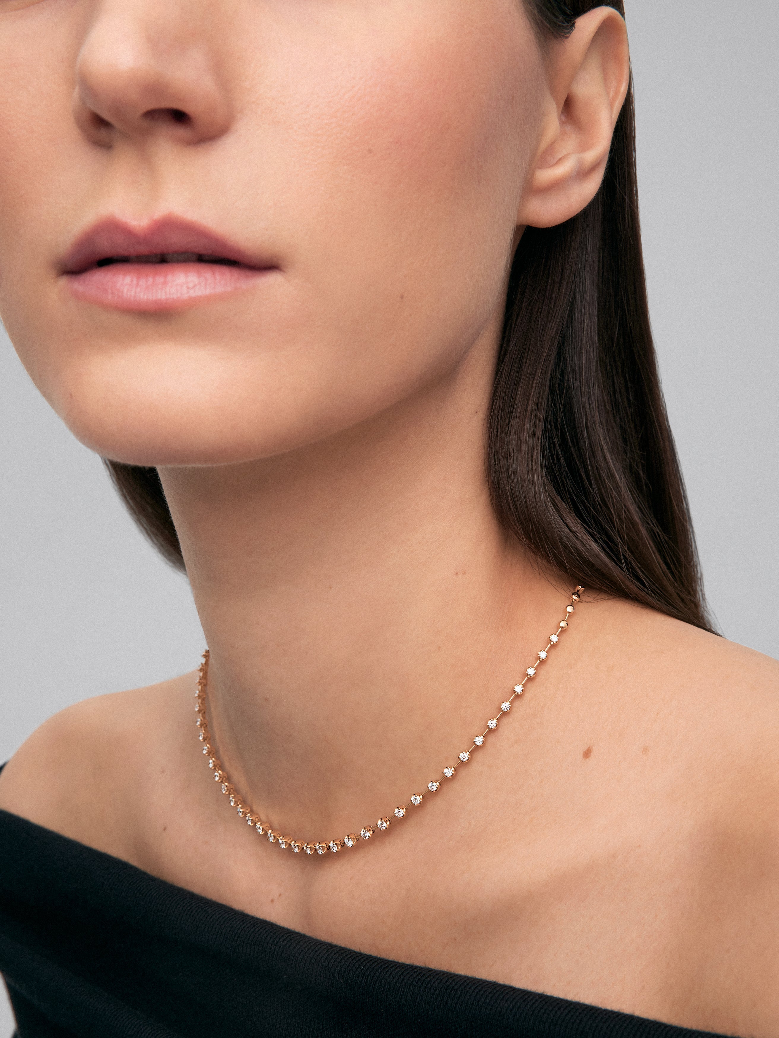 Collar de oro amarillo de 18K con 39 diamantes en talla brillante con un total de 2 cts