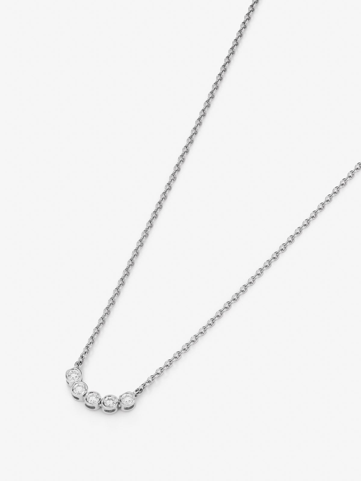 Colgante de oro blanco de 18K con diamantes en talla brillante de 0,07 cts