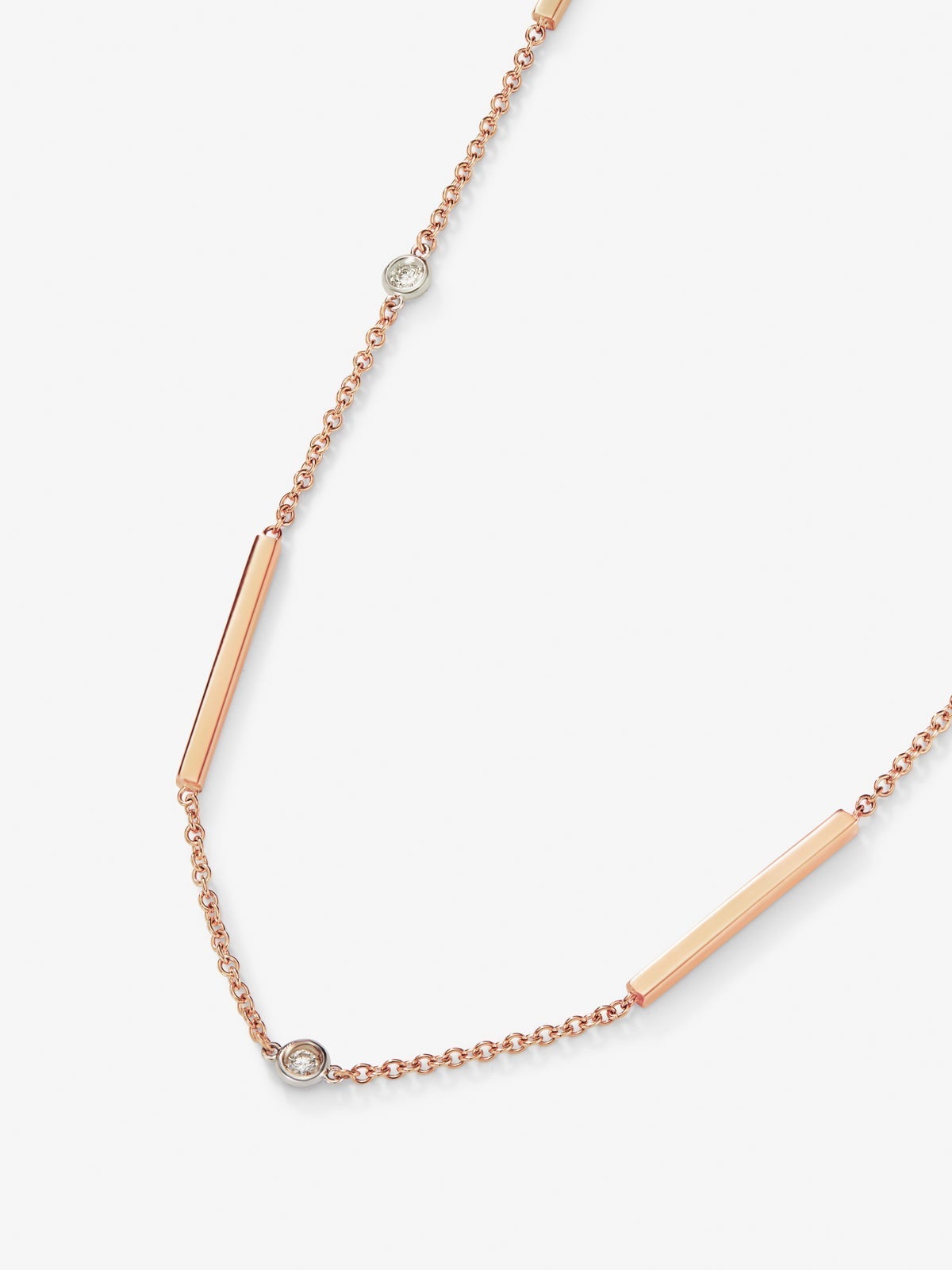 Collar gargantilla con barras de oro rosa de 18K y diamantes