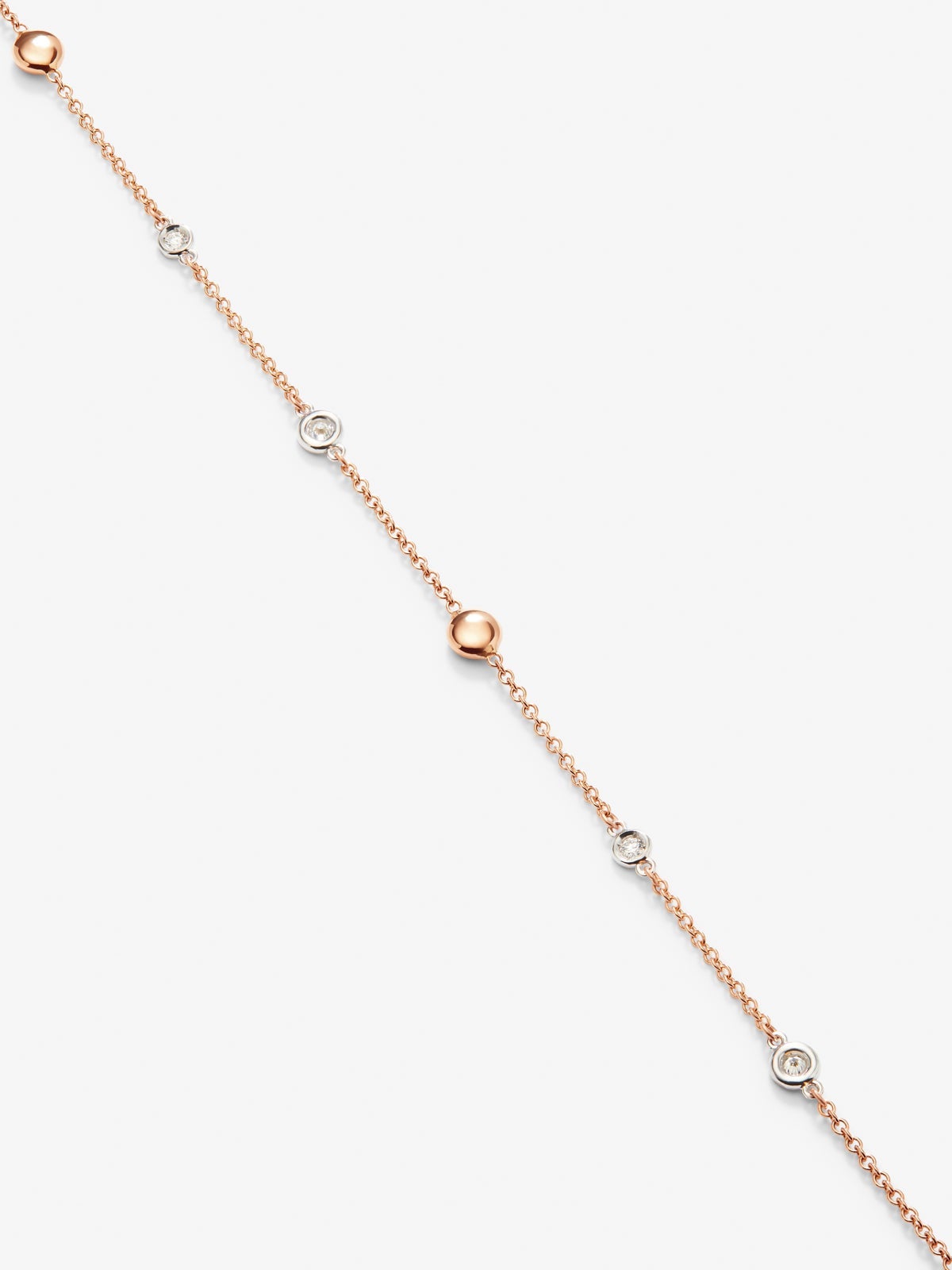 Collar de oro rosa de 18K con 12 diamantes en talla brillante con un total de 0,38 cts
