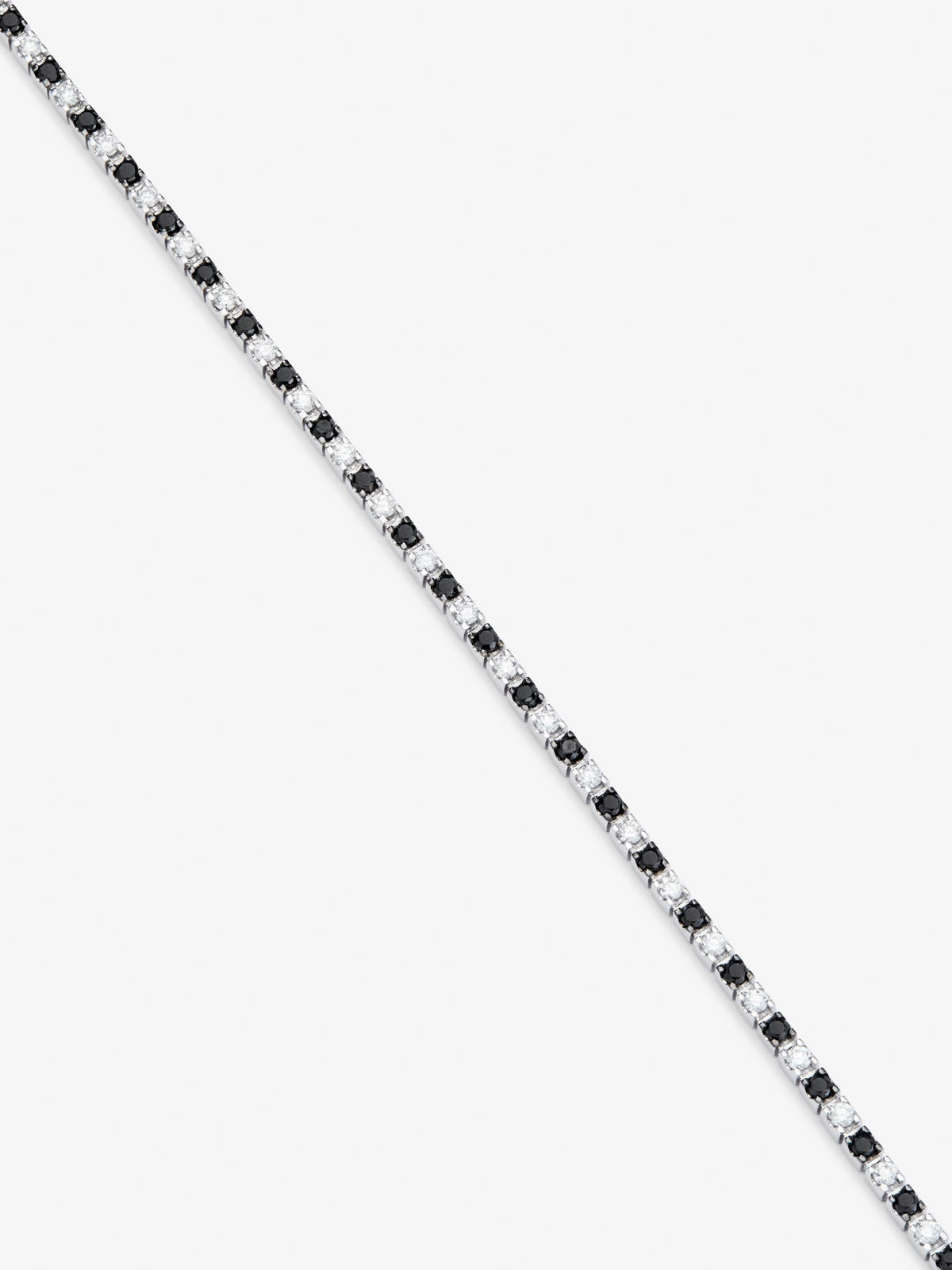 Collar rivière de oro blanco de 18K con diamantes blancos y diamantes negros