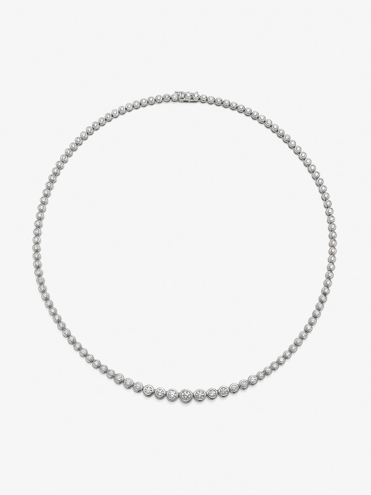 Collar rivière de oro blanco de 18K con 110 diamantes en talla brillante con un total de 4,89 cts