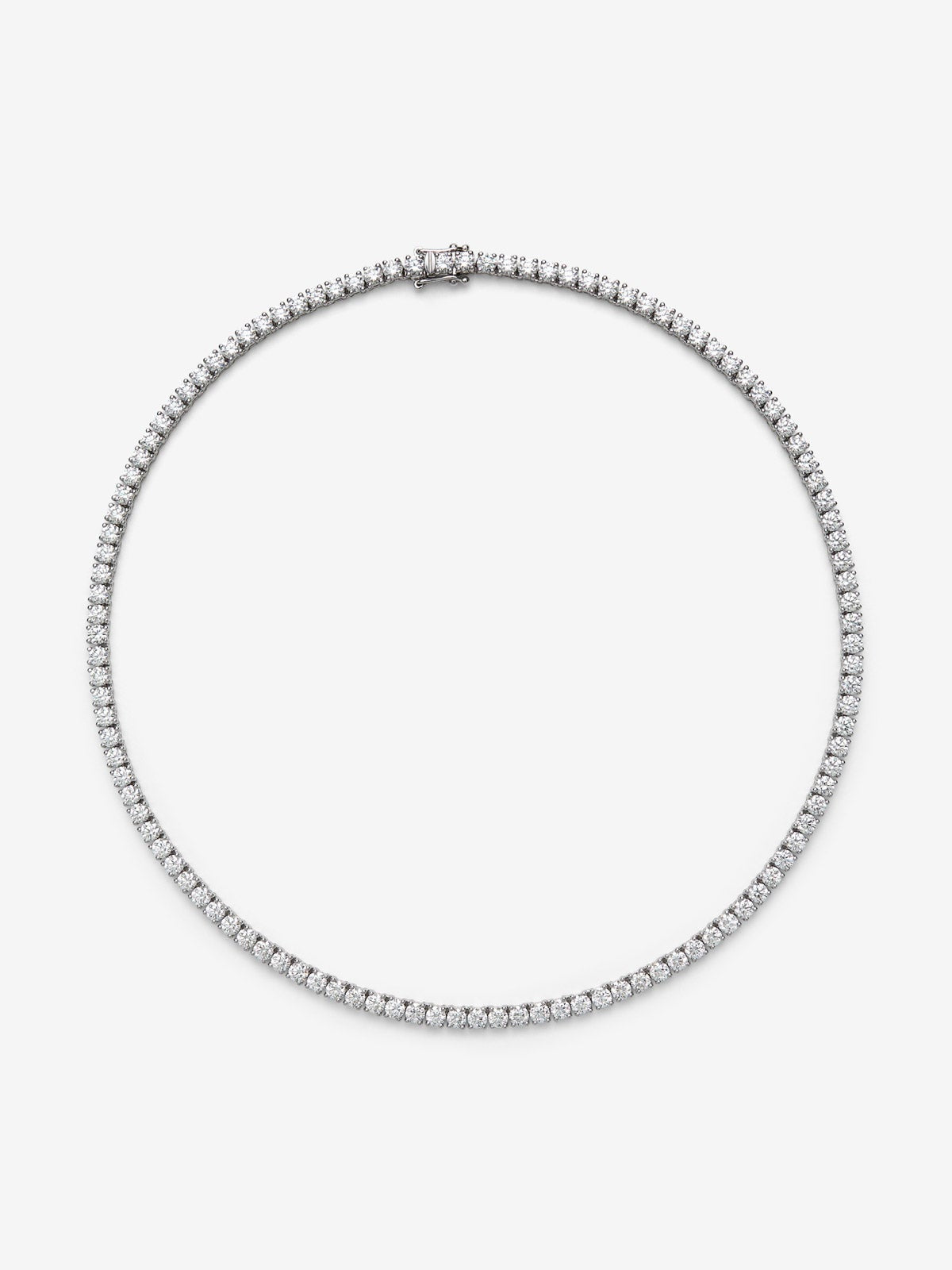 Colgante rivière de oro blanco de 18K con diamantes con un total de 13,68 cts