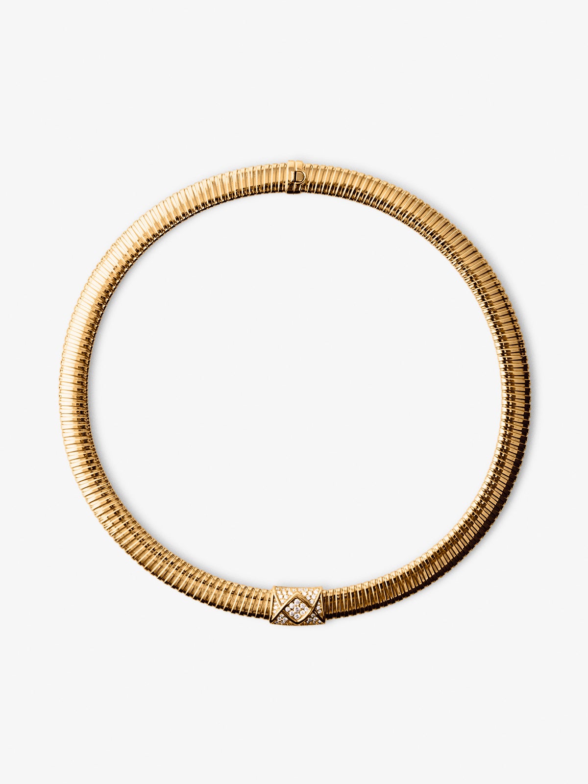 Collar tubogas de oro amarillo de 18K con 58 diamantes en talla brillante con un total de 0,9 cts