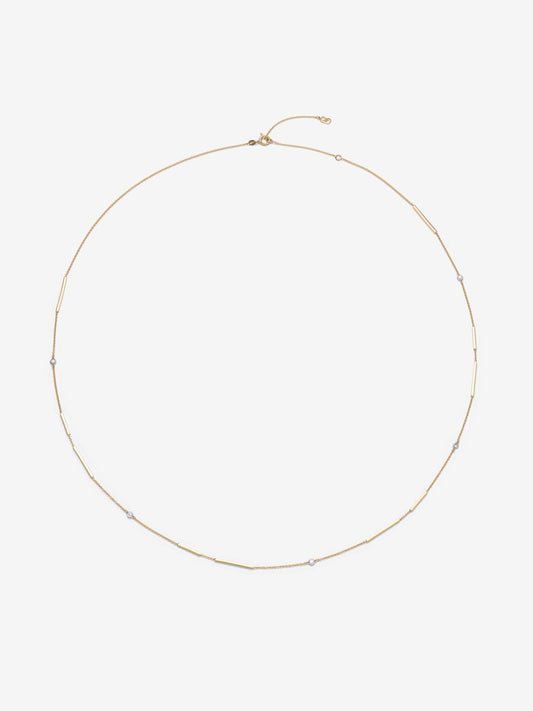 Collar de oro amarillo de 18K con 5 diamantes en talla brillante con un total de 0,17 cts