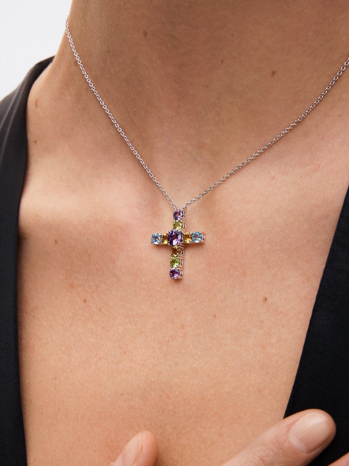 Colgante con cruz de plata 925 con gemas multicolor