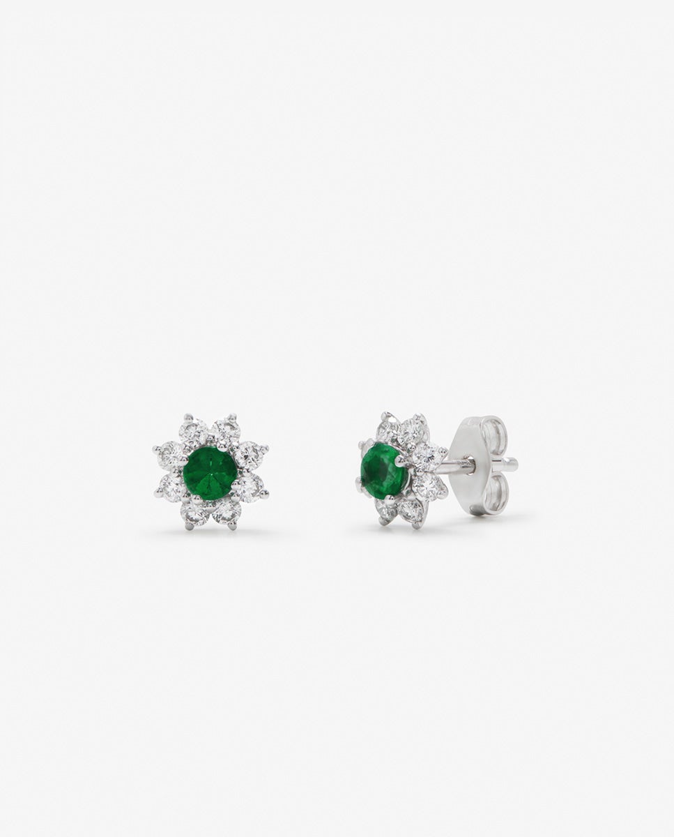 Pendientes de oro blanco de 18K con esmeralda de 0,19 cts y diamantes en talla brillante  con forma de estrella