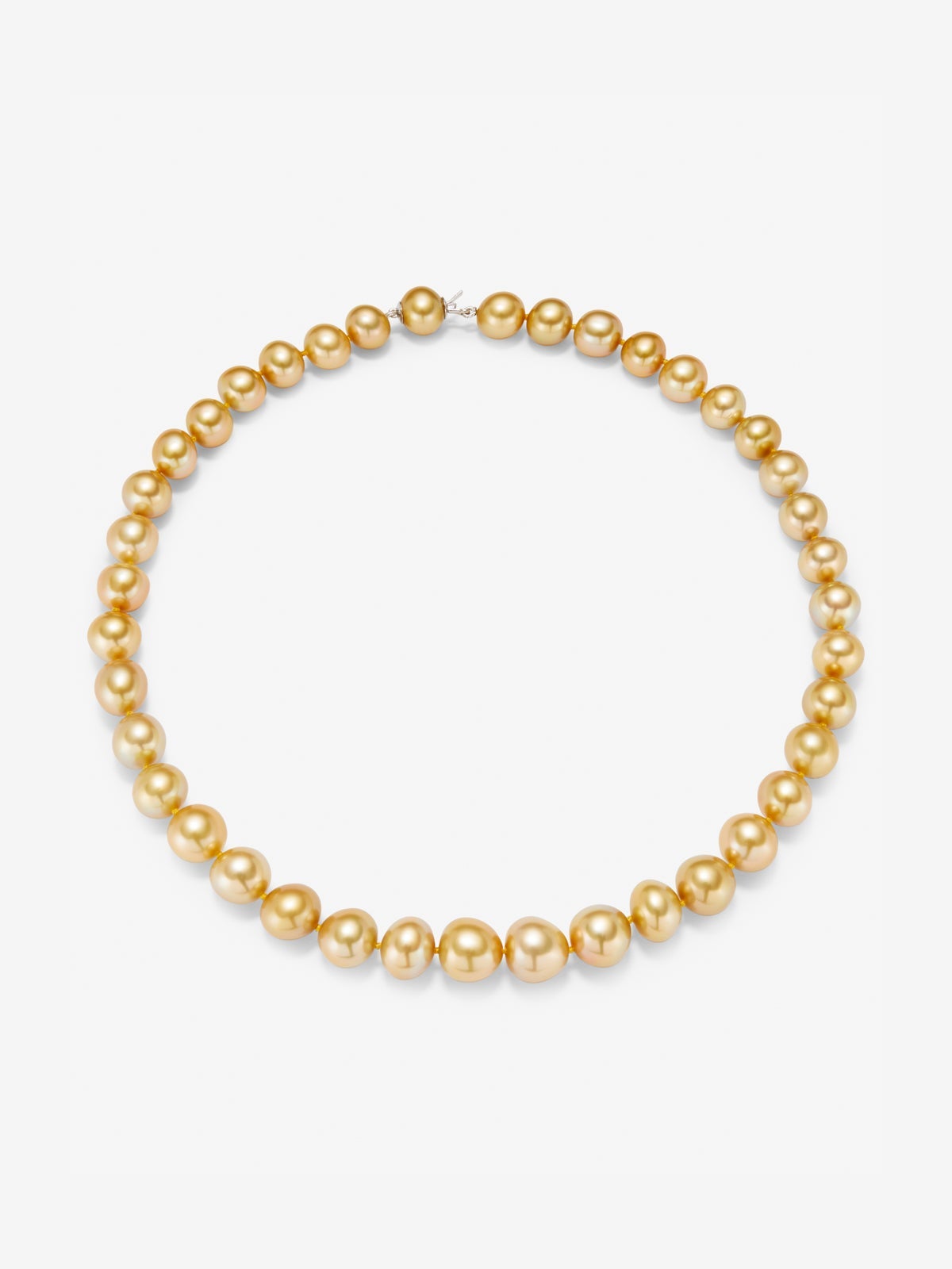 Collar de oro blanco de 18K con 39 perlas doradas esféricas