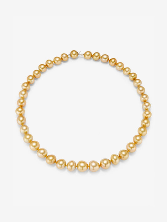 Collar de oro blanco de 18K con 39 perlas doradas esféricas