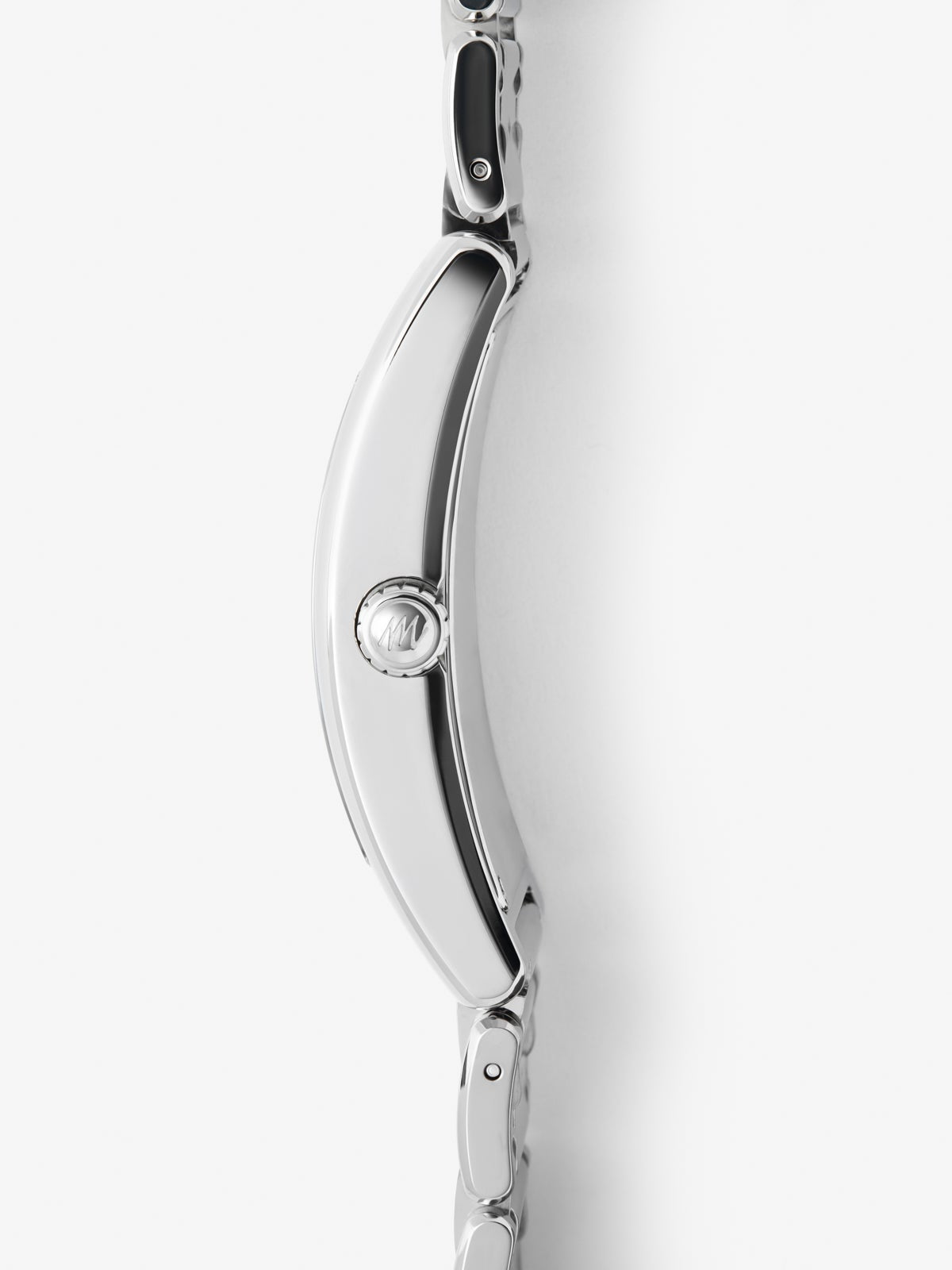 Reloj de acero inoxidable con cristal de zafiro y movimiento de cuarzo