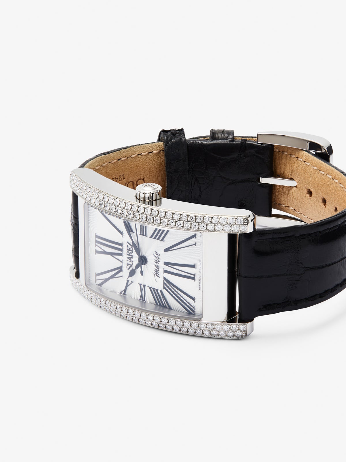 Reloj de acero inoxidable y pulsera de piel, con diamantes blancos en talla brillante, cristal de zafiro y movimiento de cuarzo