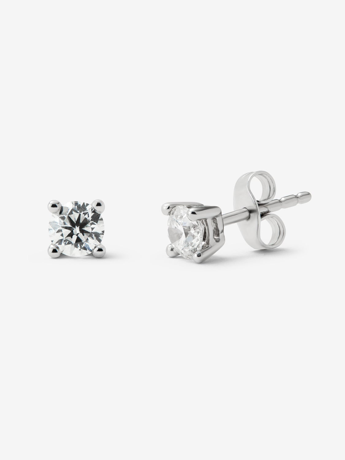 Pendientes de oro blanco de 18K con diamante de 0,4 cts