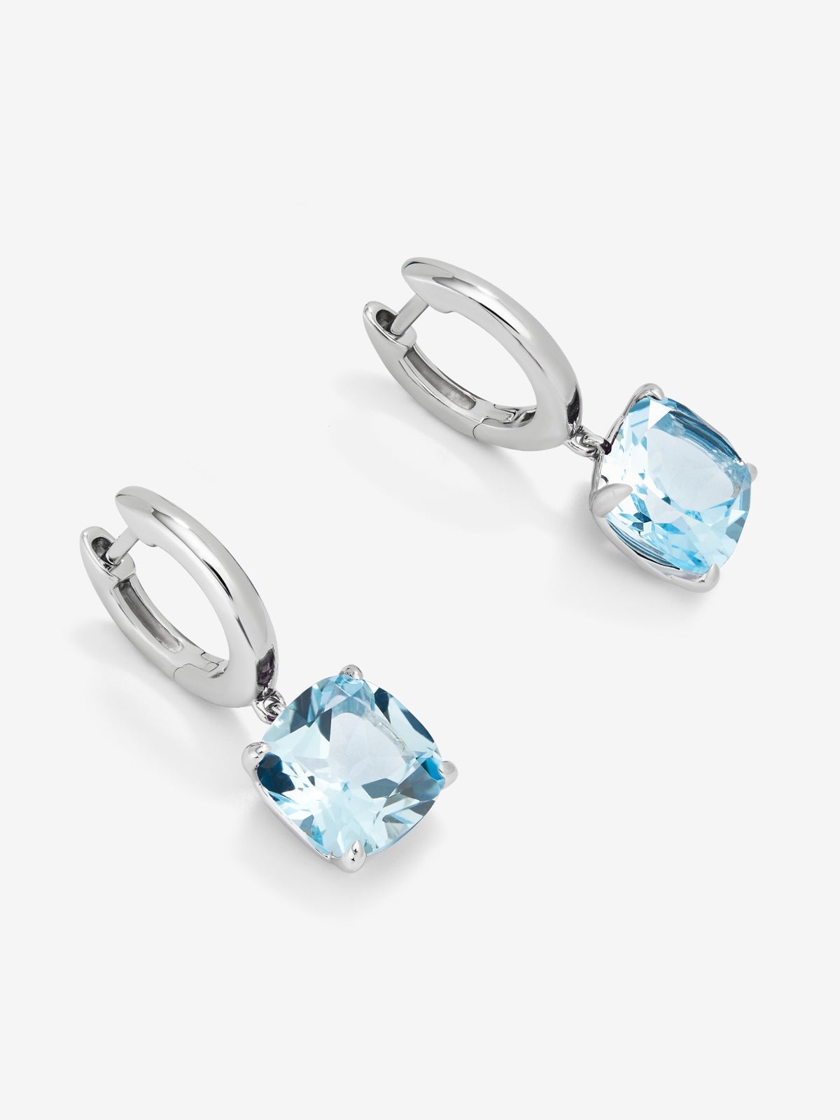 Pendientes de plata 925 con topacios azul sky en talla oval de 7,64 cts