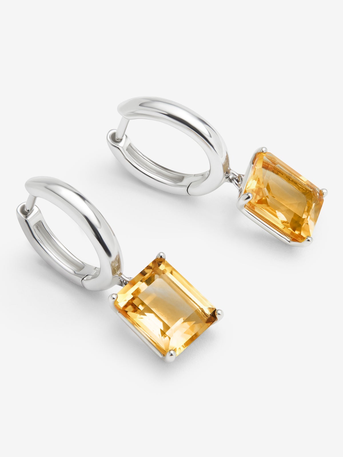 Pendientes de plata con cuarzo citrino octogonal de 4,62 cts