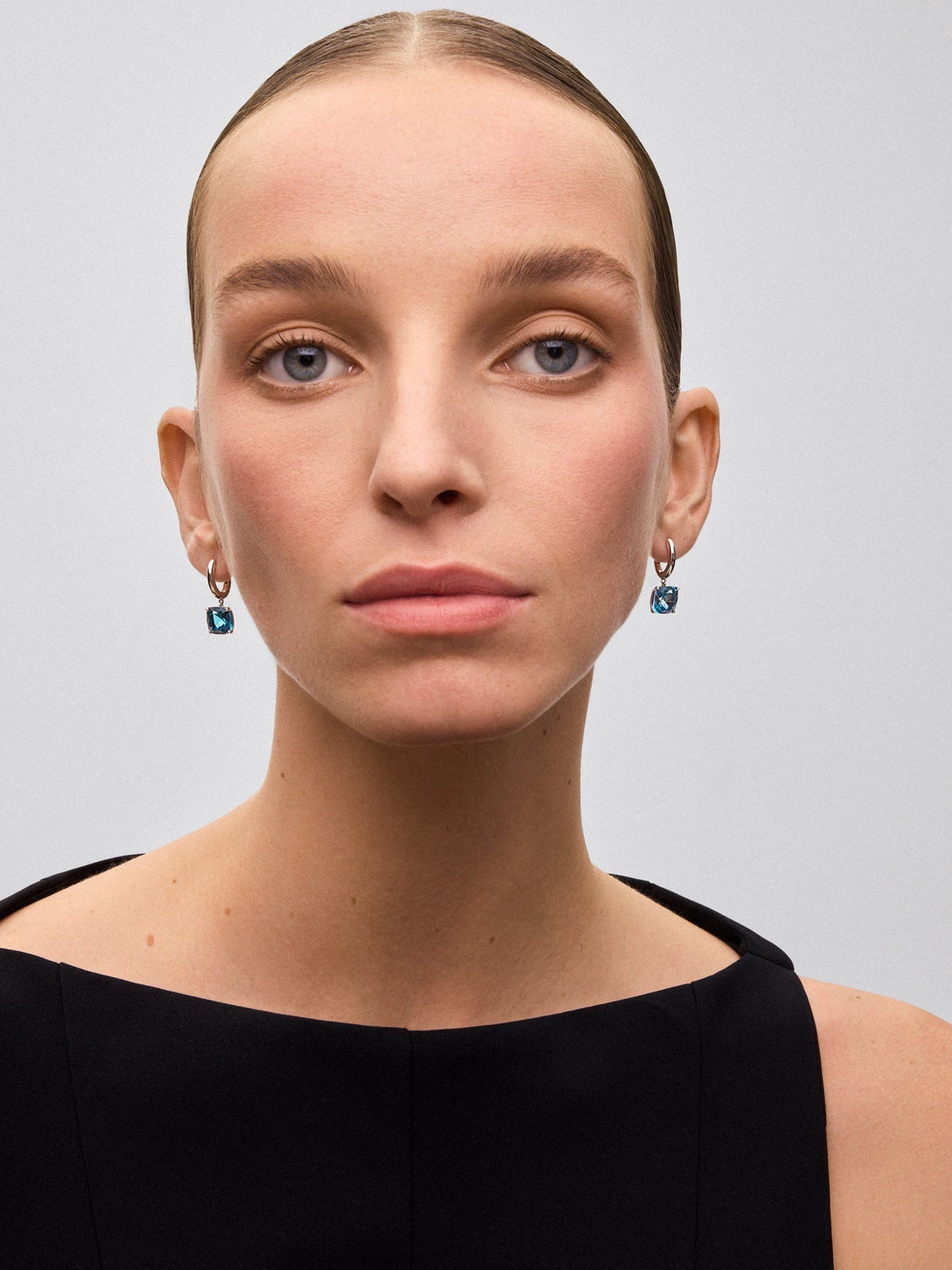 Pendientes de aro de plata con topacio london
