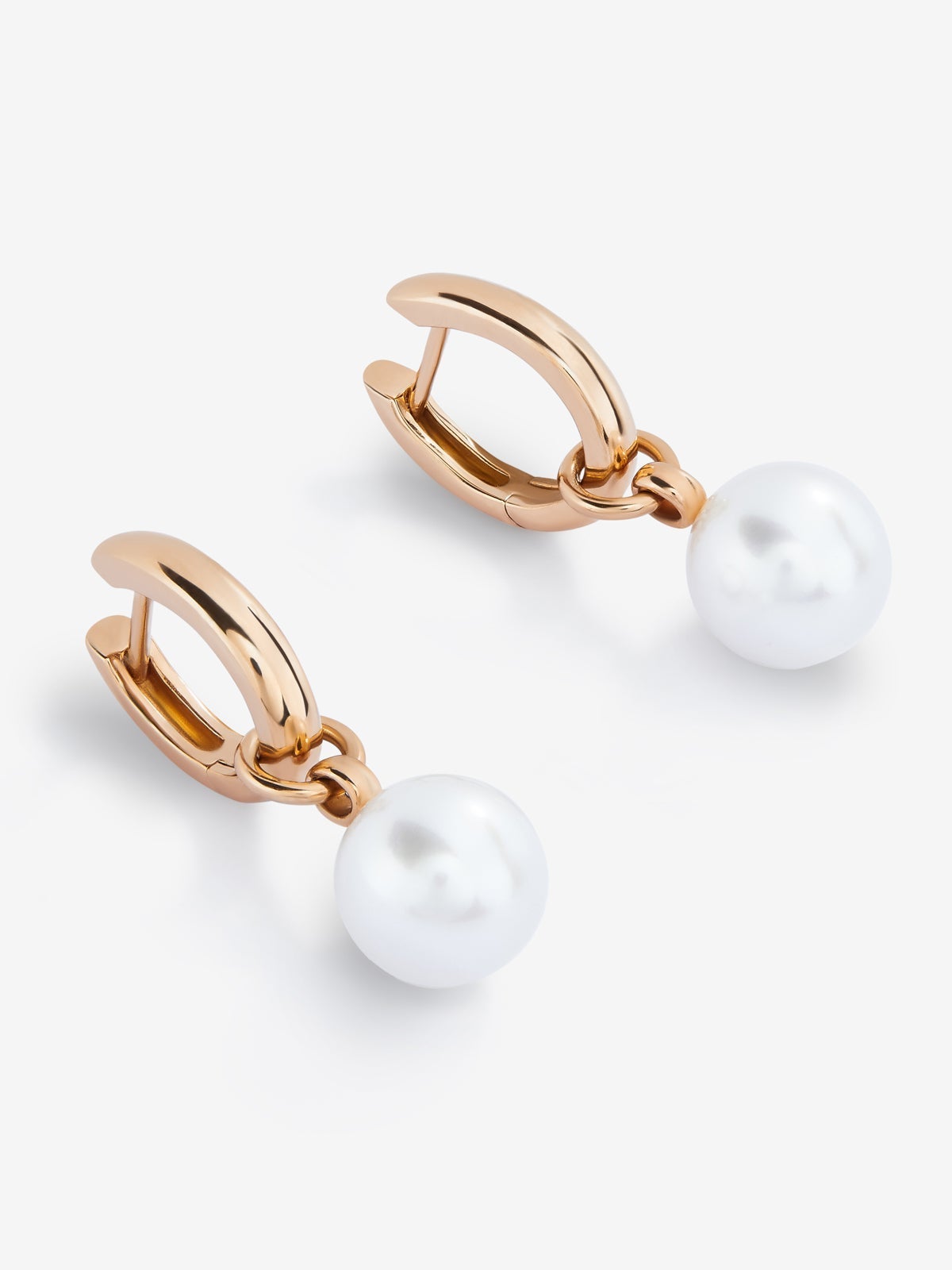 Pendiente de aro de oro rosa de 18k con colgante de perla akoya de 8,5