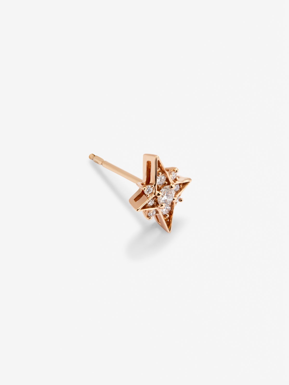 Pendiente individual de oro rosa de 18K con 9 diamantes en talla brillante con un total de 0,09 con forma de estrella