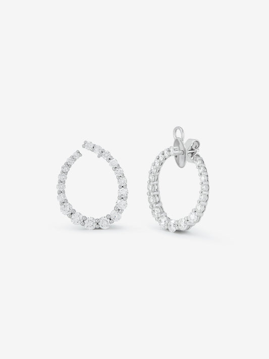 Pendientes aro lateral de oro blanco de 18K con diamantes en garra